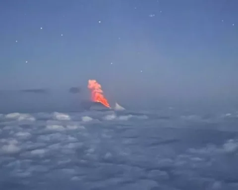 Kamchatka Quake Triggers Volcano Eruption in Pacific Disaster Sequence