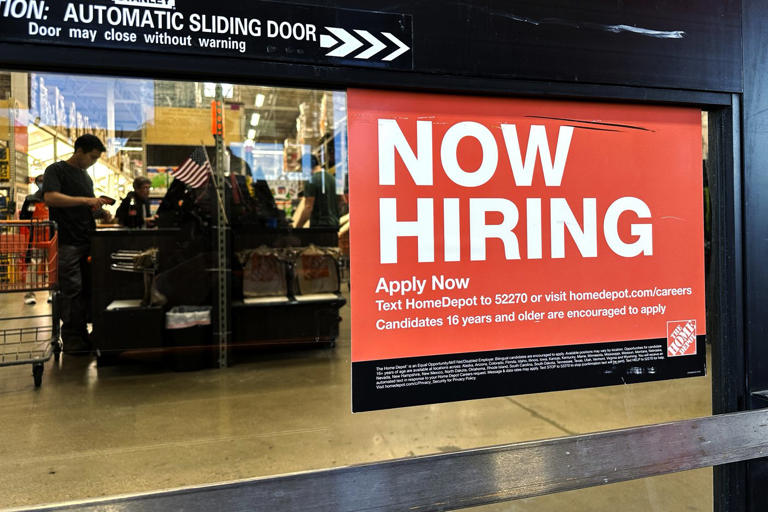 US Unemployment Claims Rise Again