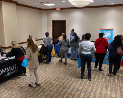 US Unemployment Claims Rise Again