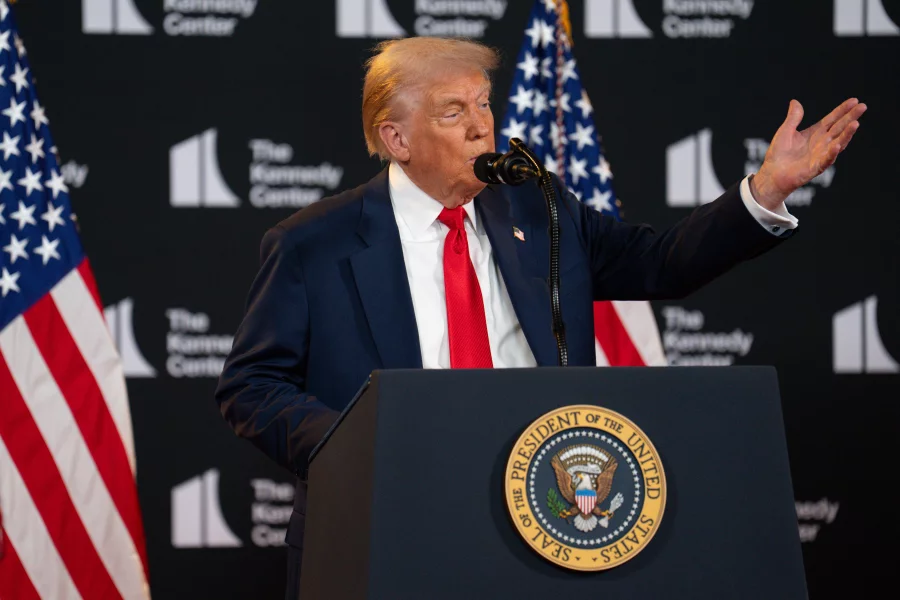 Trump Backs Ceasefire, Security Guarantees for Ukraine