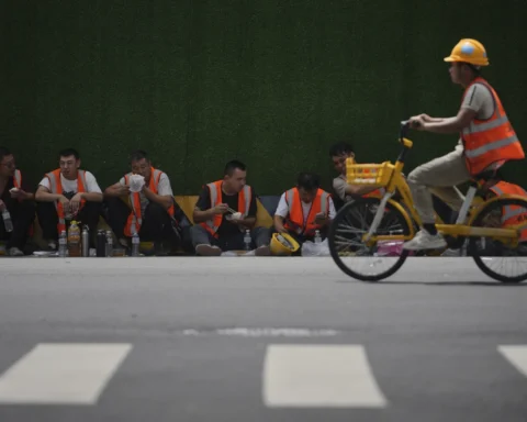 China Economy Slows in July: Exports Pop, But the Rest Stalls